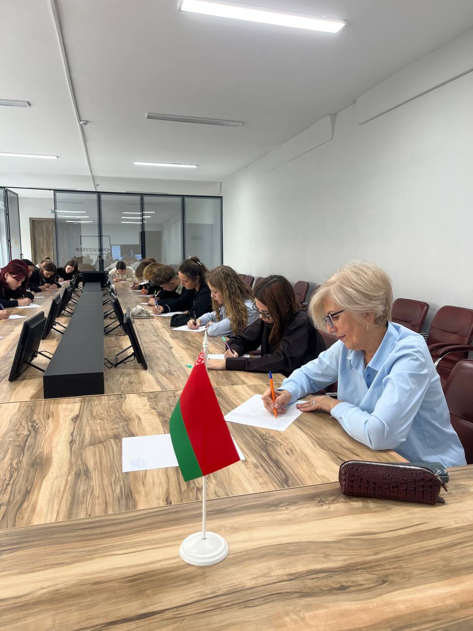 Диктант ко Дню народного единства: пишет Пинский колледж