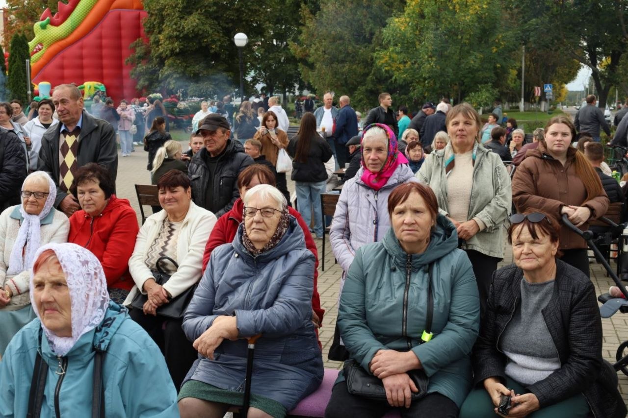 Весело и с размахом прошел день агрогородка Парохонск