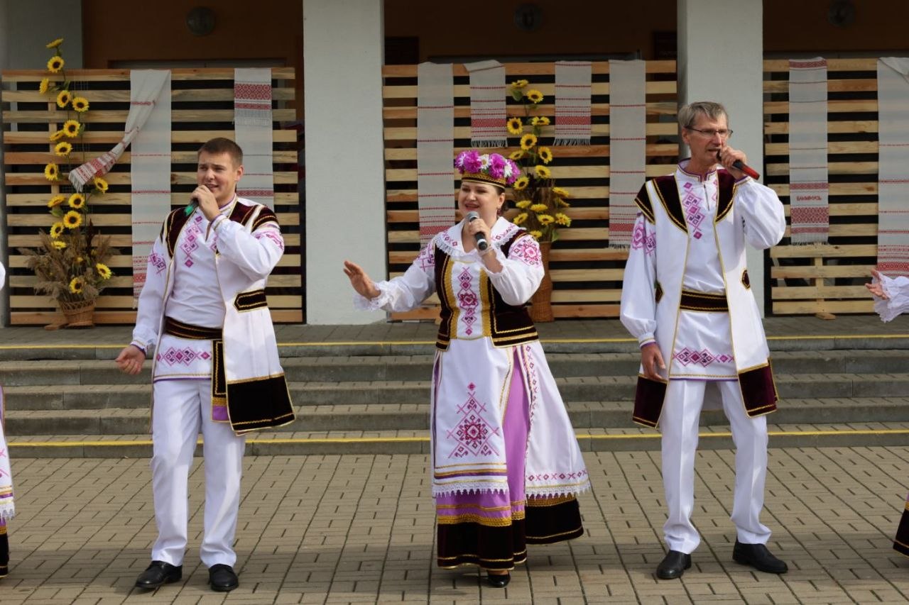 Весело и с размахом прошел день агрогородка Парохонск
