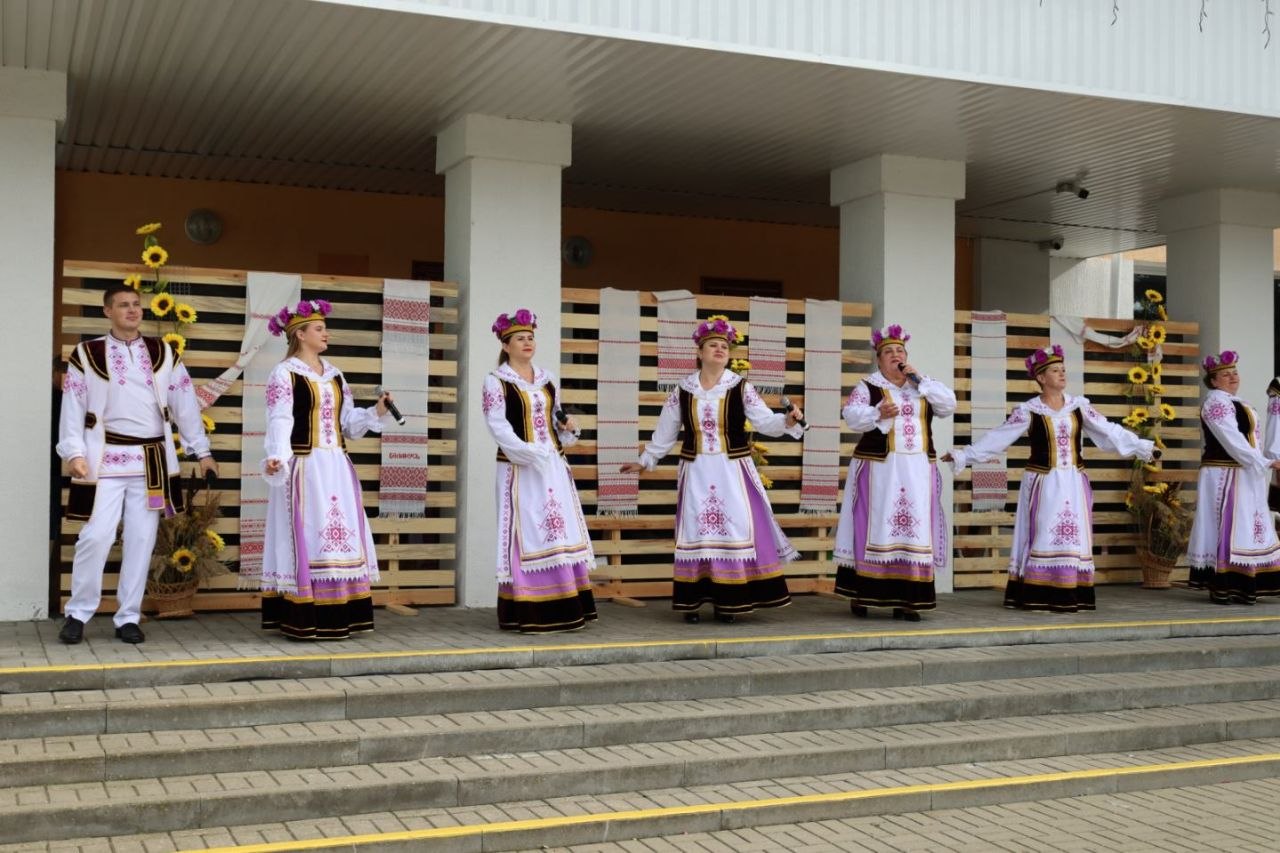 Весело и с размахом прошел день агрогородка Парохонск