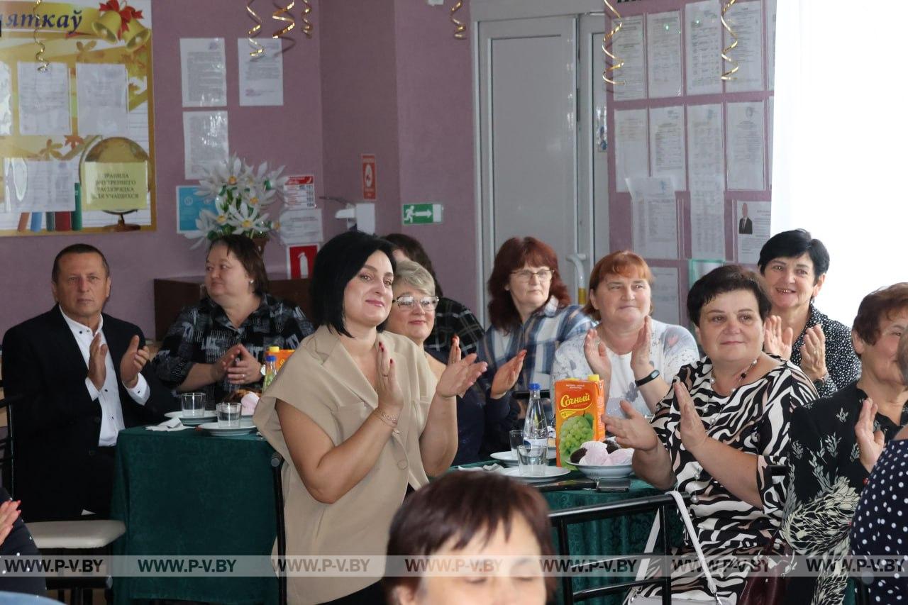 Тысячи звонков Погост-Загородской школы: были и ждут впереди