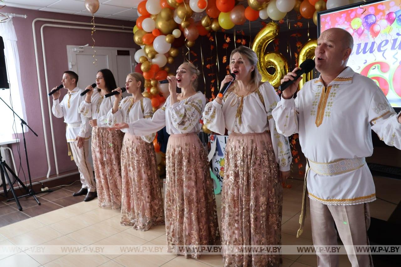 Тысячи звонков Погост-Загородской школы: были и ждут впереди