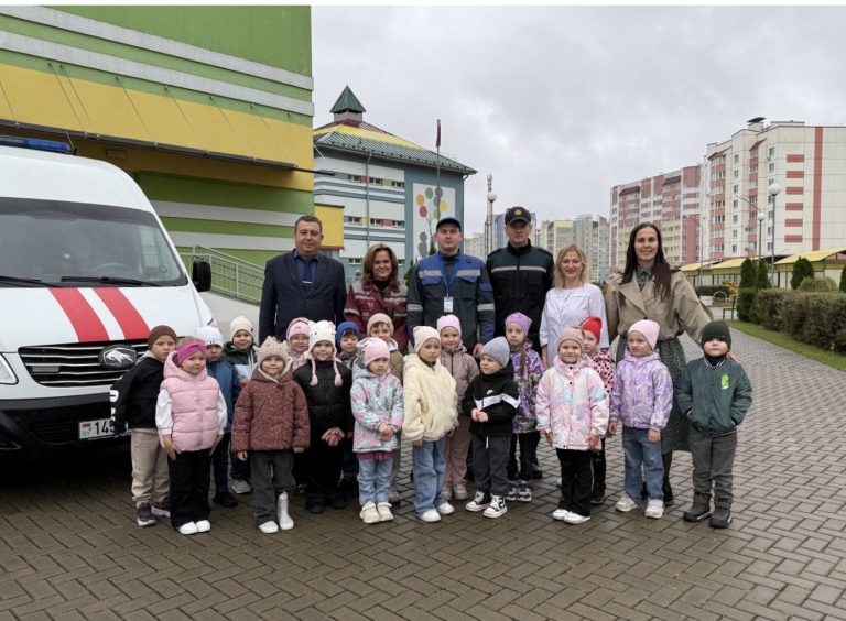 Дети не только закрепили правила безопасности, но и примерили на себя амуницию
