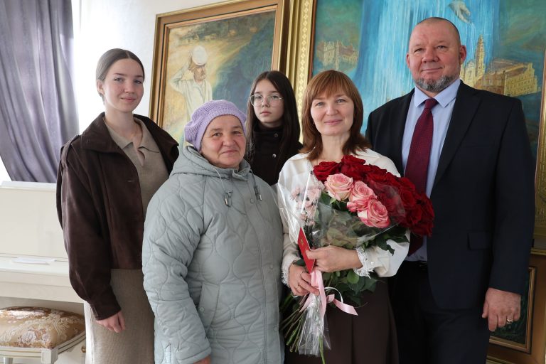 Торжественный концерт, посвященный Дню матери, прошел в ГДК Торжественный концерт, посвященный Дню матери, прошел в ГДК