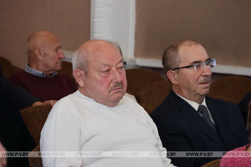 "Опыту и мудрости - поклон!" – пожилых людей чествовали в Пинском райисполкоме