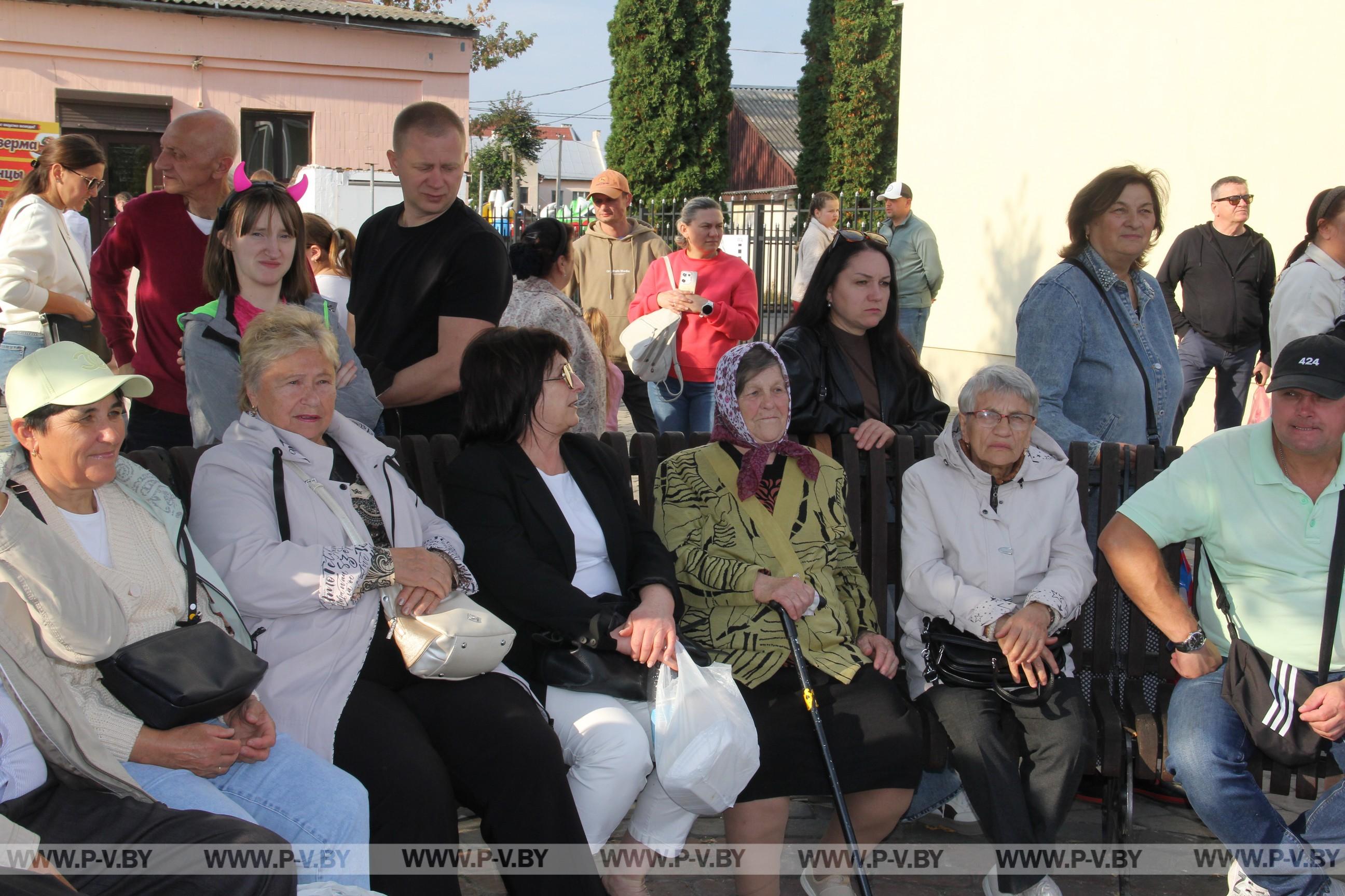 Праздник на пинской пешеходке