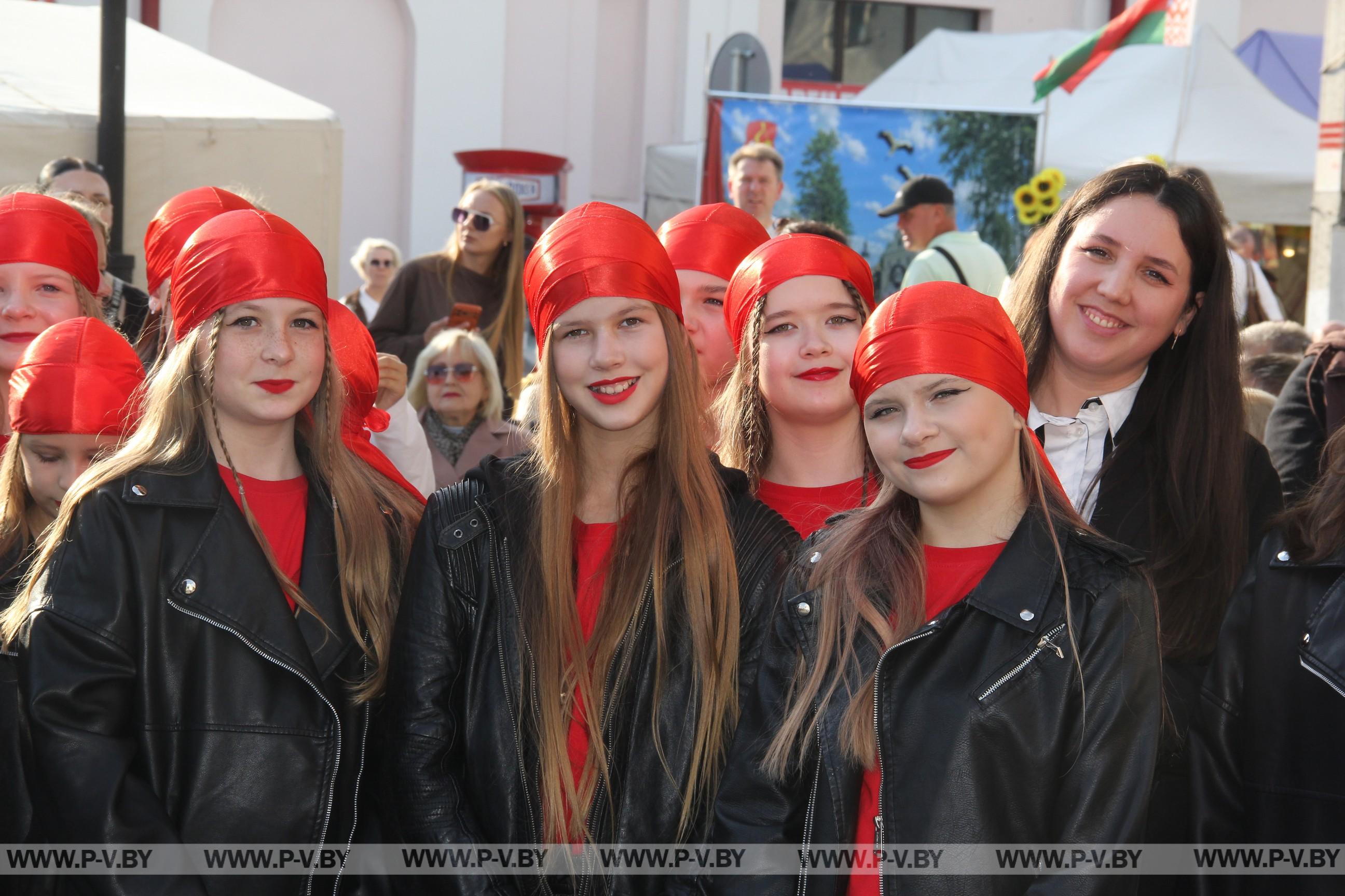 Праздник на пинской пешеходке