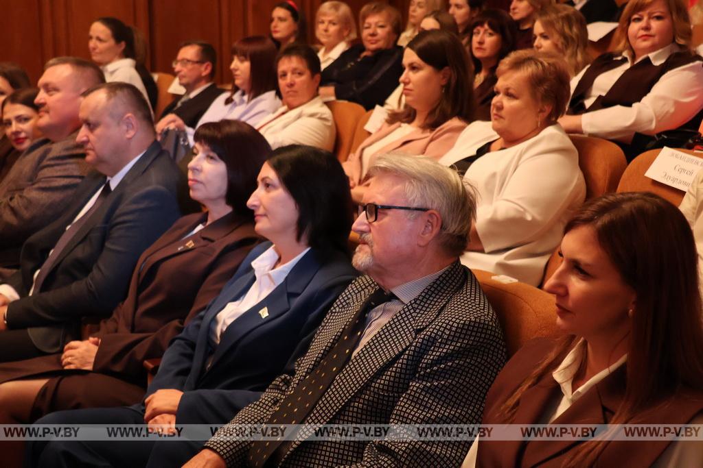 Культработников Пинского района чествовали в преддверии профессионального праздника