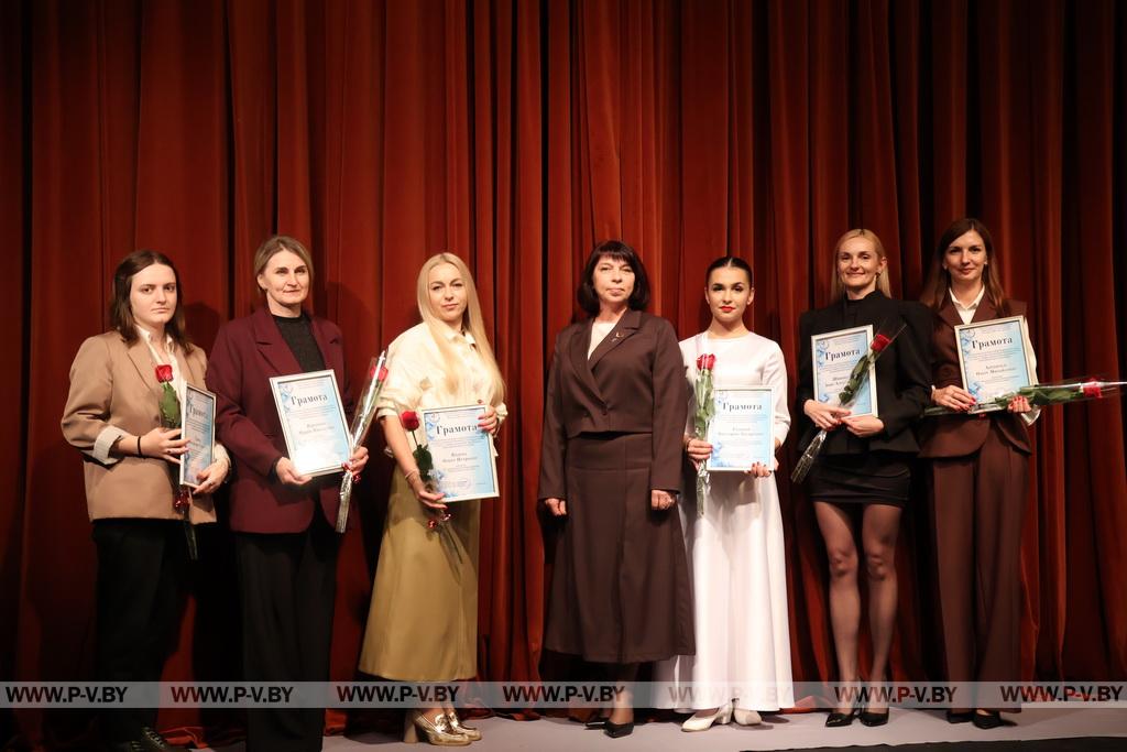 Культработников Пинского района чествовали в преддверии профессионального праздника