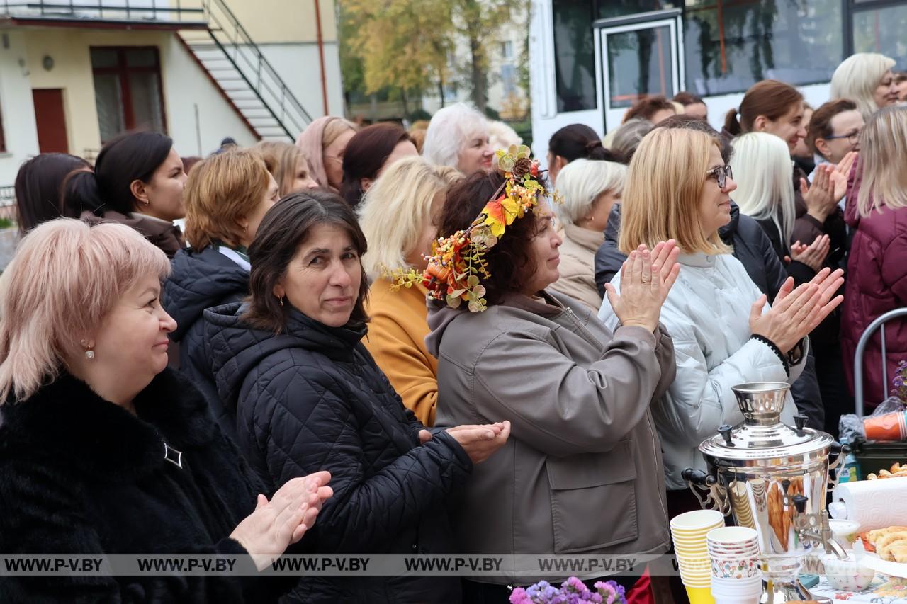 В Пинском межрайонном родильном доме отметили День матери