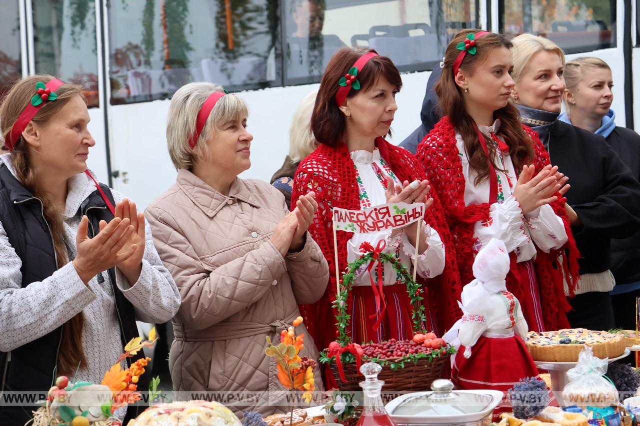 В Пинском межрайонном родильном доме отметили День матери