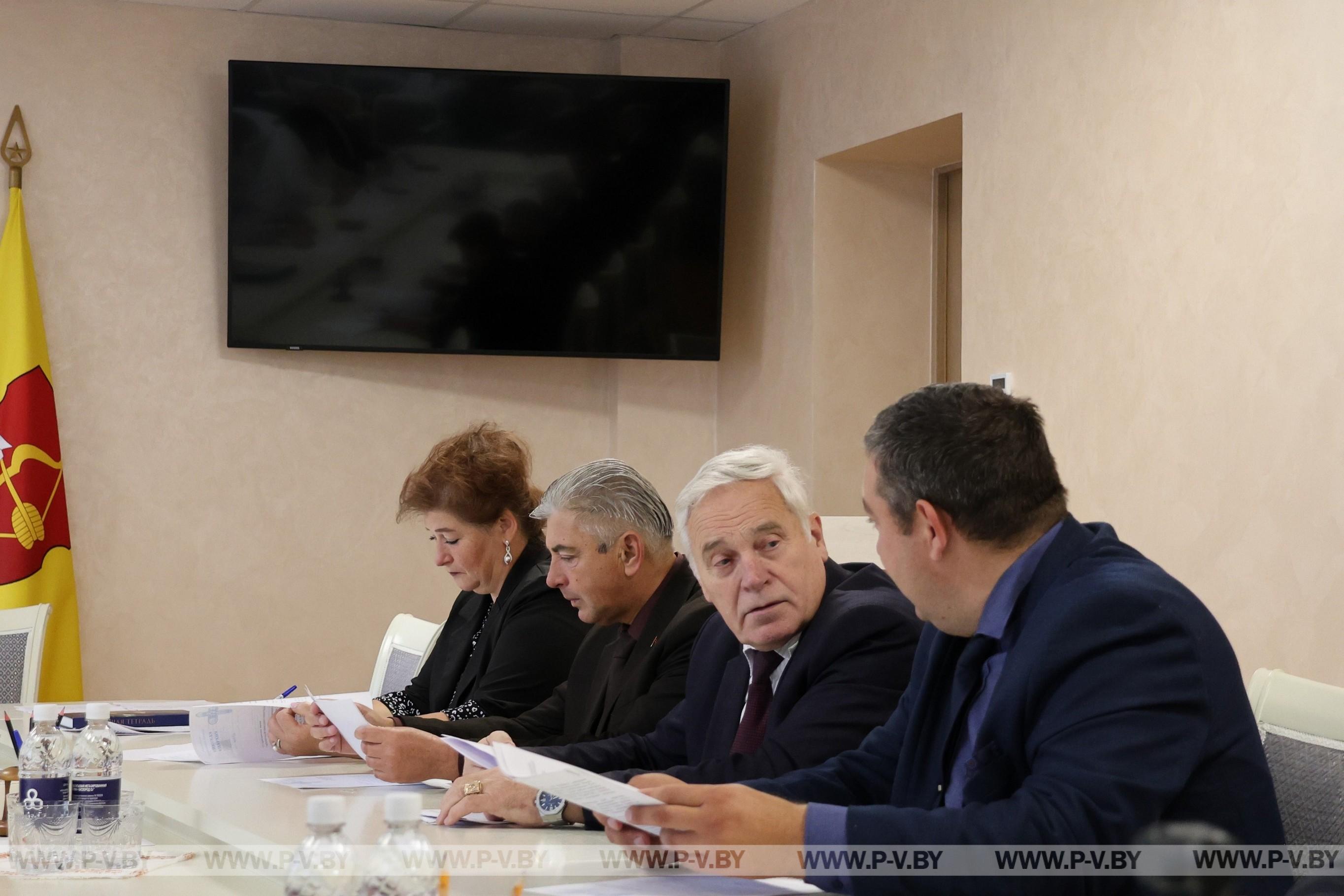 В Пинске прошла внеочередная сессия городского Совета депутатов