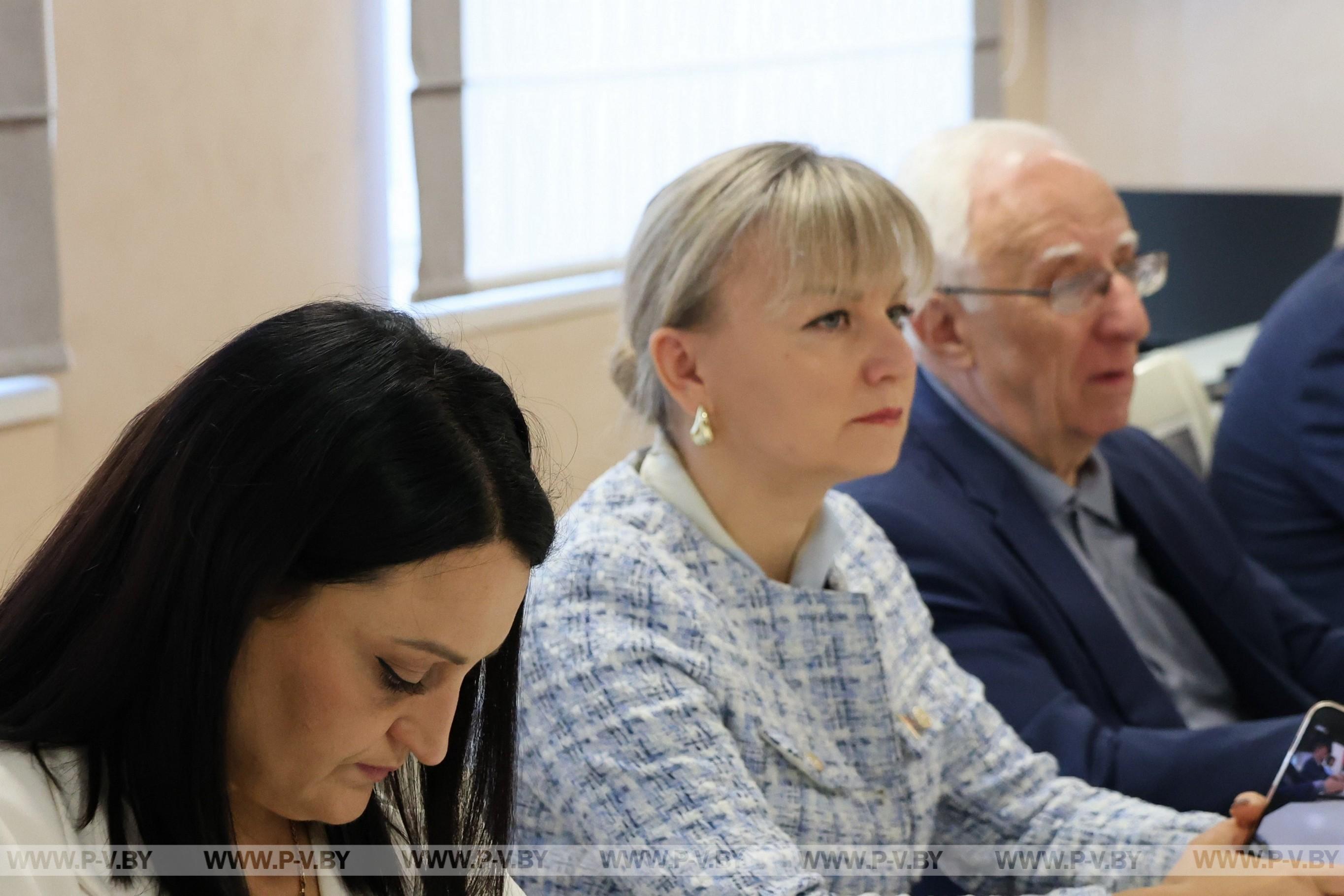 В Пинске прошла внеочередная сессия городского Совета депутатов