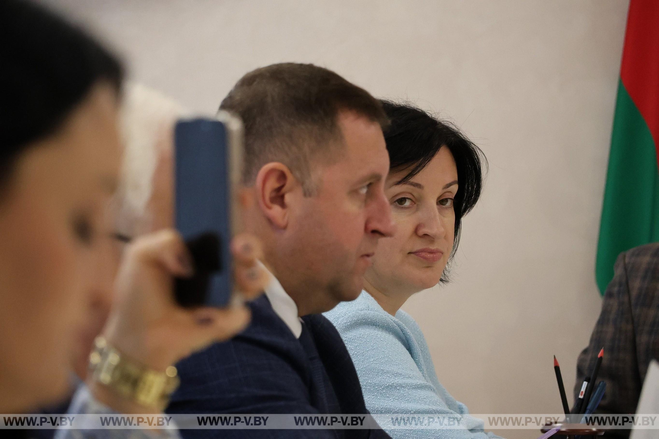 В Пинске прошла внеочередная сессия городского Совета депутатов
