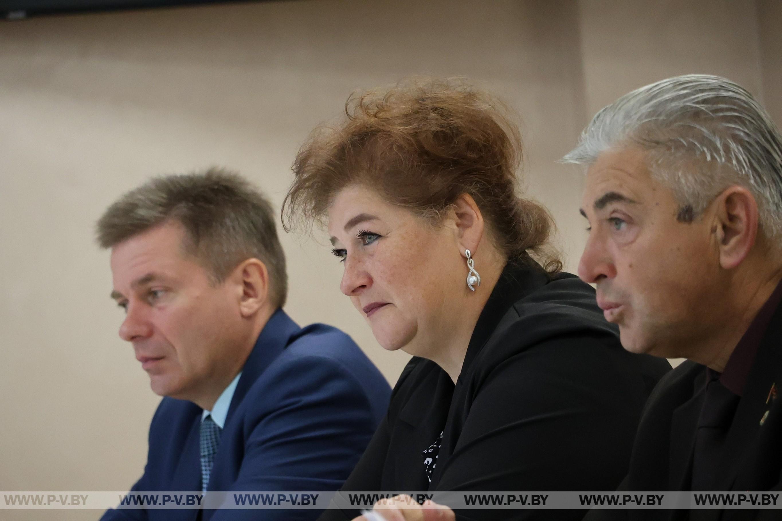 В Пинске прошла внеочередная сессия городского Совета депутатов