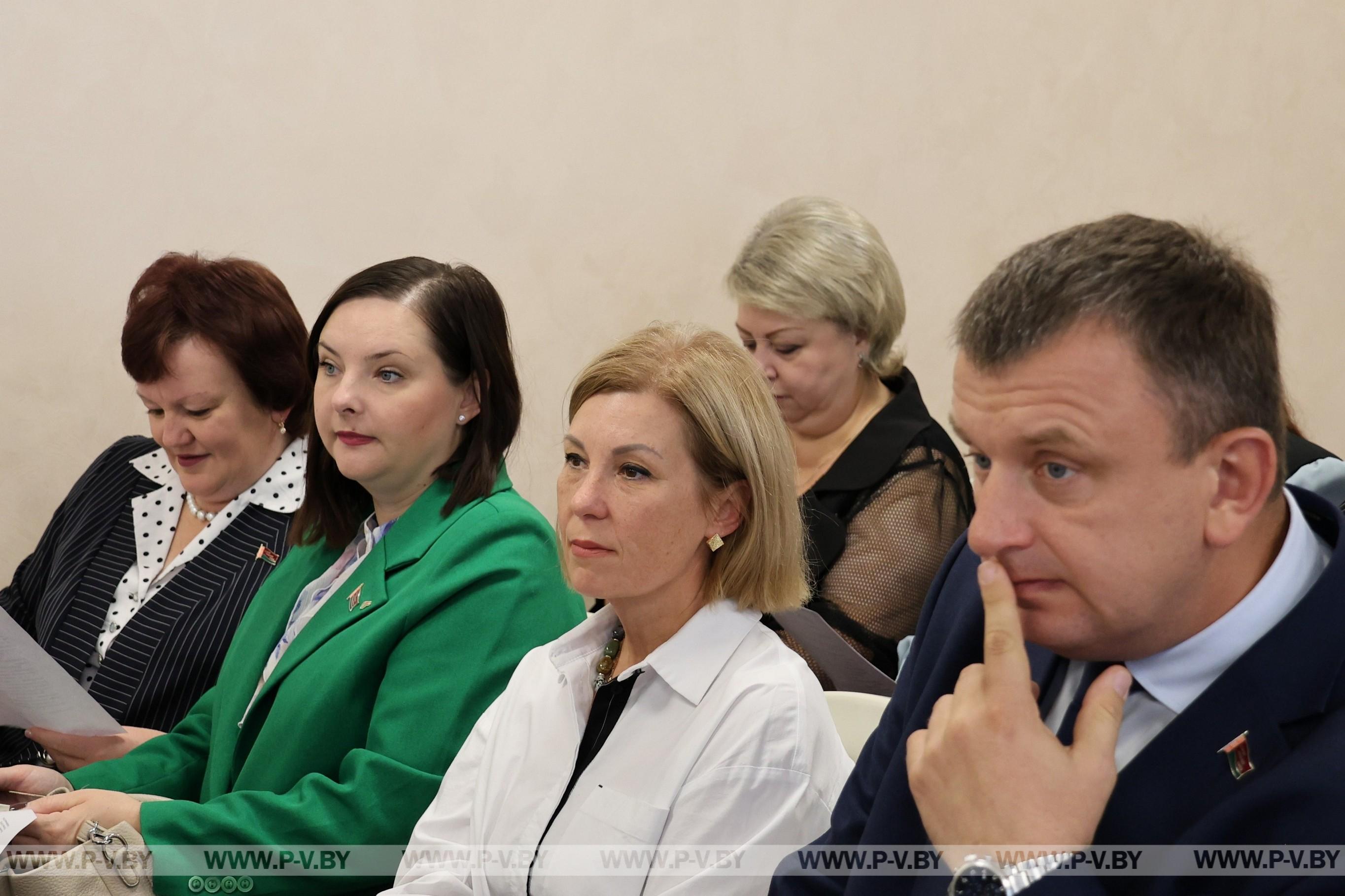 В Пинске прошла внеочередная сессия городского Совета депутатов