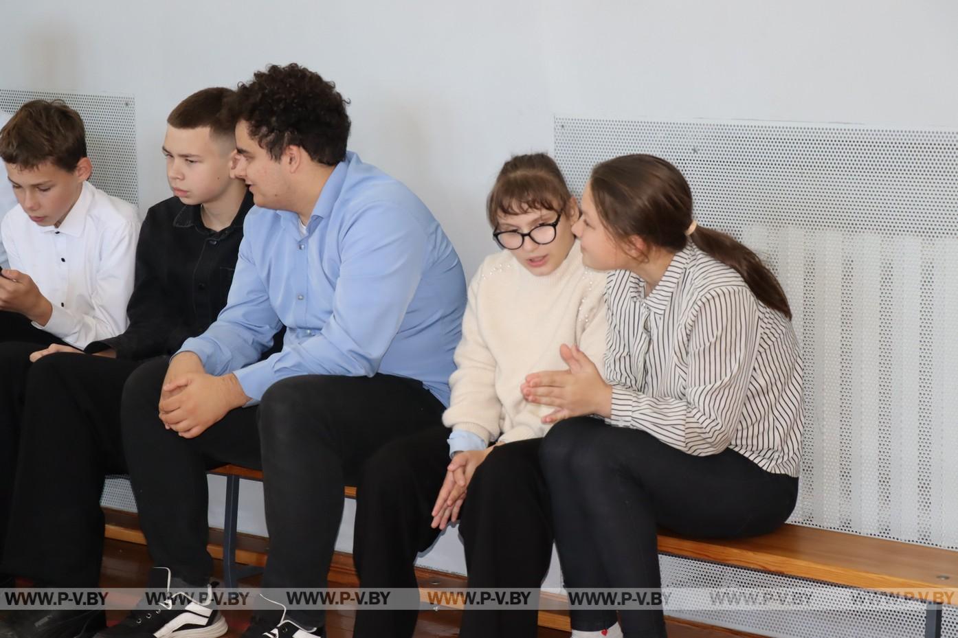 Соревновались дети, родители, учителя, священники и милиционеры
