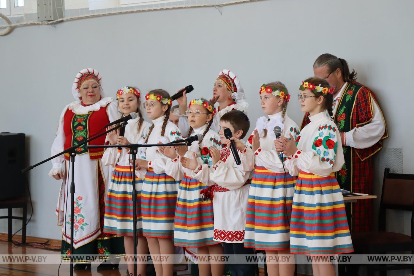 Соревновались дети, родители, учителя, священники и милиционеры
