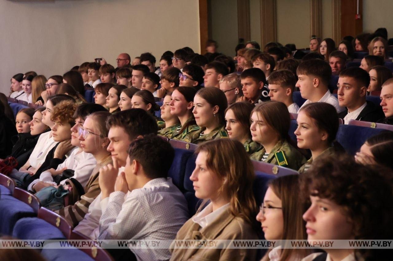Школьники узнали, как стать профессиональными военными
