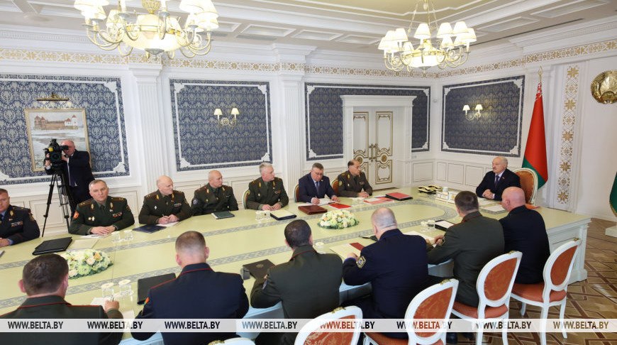 Смелый эксперимент, северная стратегия, учеба для военных и народное ополчение. Итоги недели Президента