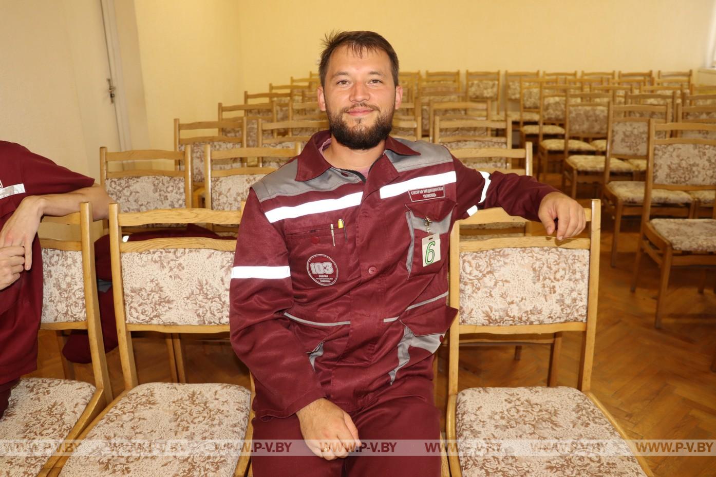 Врач скорой медицинской помощи Виктор Гриценя