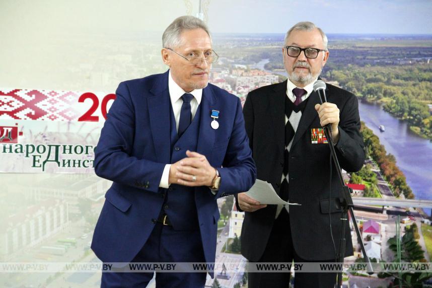 Міхась ПАЗНЯКОЎ: «Пінск – горад, адметны на літаратурнай карце Беларусі» Міхась ПАЗНЯКОЎ: «Пінск – горад, адметны на літаратурнай карце Беларусі»