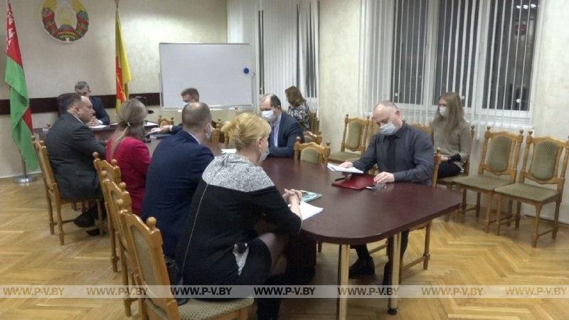В Пинске избран количественный и персональный состав участковых комиссий по проведению референдума