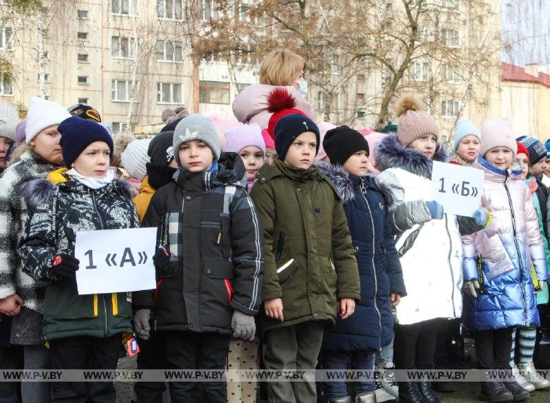 Правильные действия при пожаре: в Пинске прошла отработка плана эвакуации учащихся Правильные действия при пожаре: в Пинске прошла отработка плана эвакуации учащихся