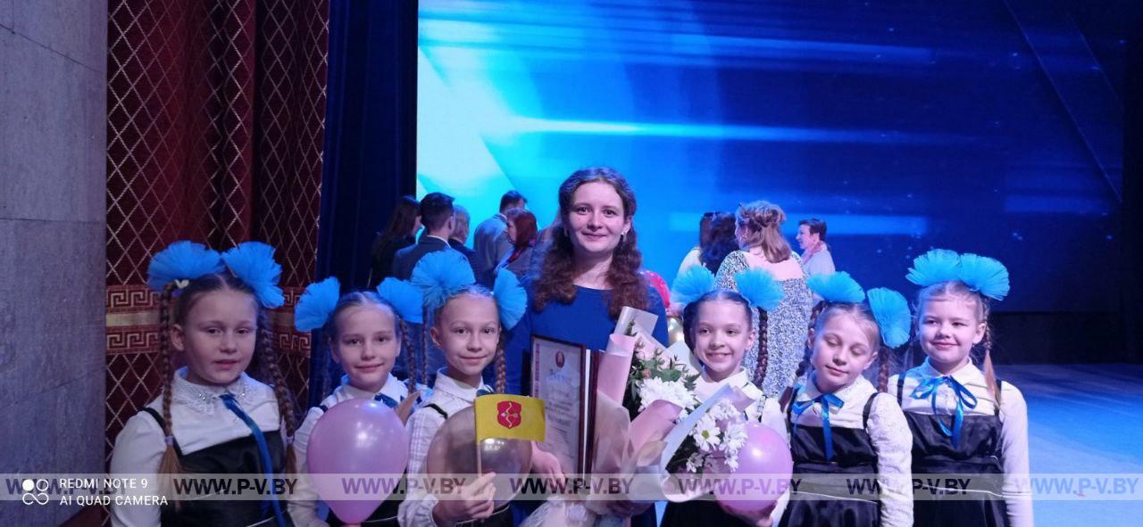 ФОТОФАКТ: В областном конкурсе "Молодой учитель Брестчины" победила учитель начальных классов ГУО «Гимназия № 2 города Пинска» Дарья Сергеевна Гладун ФОТОФАКТ: В областном конкурсе "Молодой учитель Брестчины" победила учитель начальных классов ГУО «Гимназия № 2 города Пинска» Дарья Сергеевна Гладун